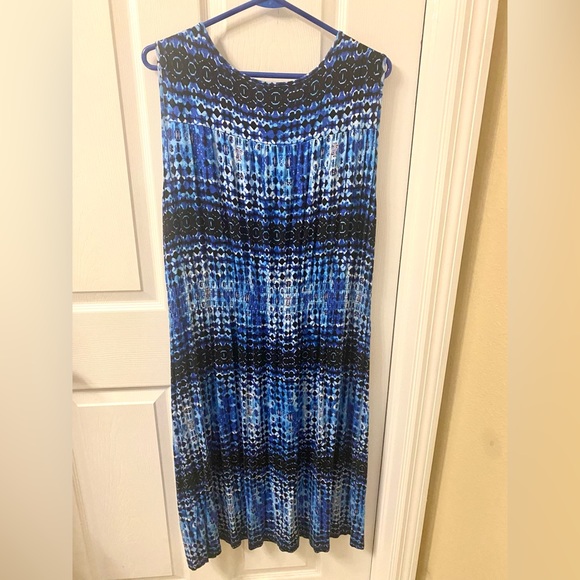 Spense Plus Size Blue Sleeveless V Neck Dress - Picture 3 of 8